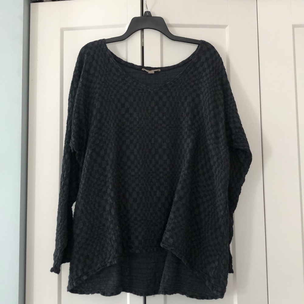 💫💫🤩 Textured high-low top 🤩💫💫